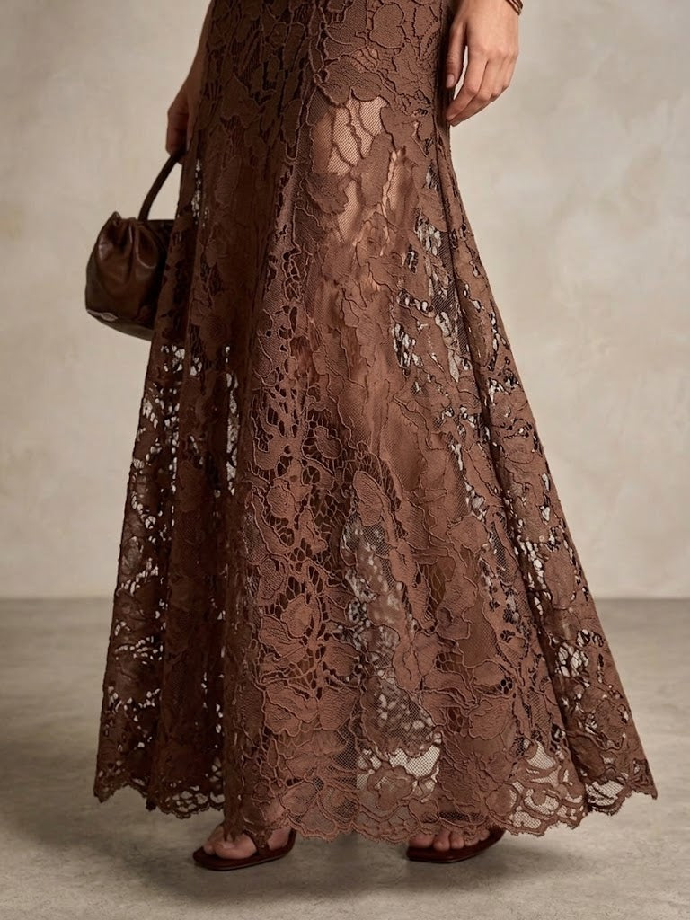 Elegant Sleeveless Slim-fit Dress With Embroidered Lace Paneling